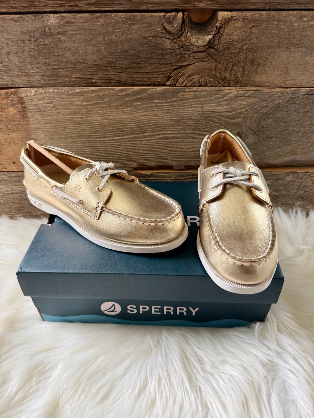 SPERRY | Girl’s Gold Boat Shoe
